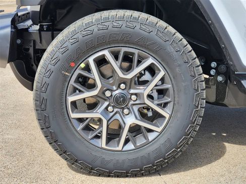 New 2026 Jeep Wrangler Unlimited Sahara image 20