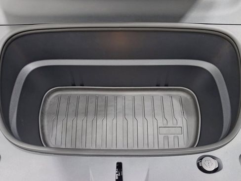 Used 2026 Tesla Model Y Long Range image 42