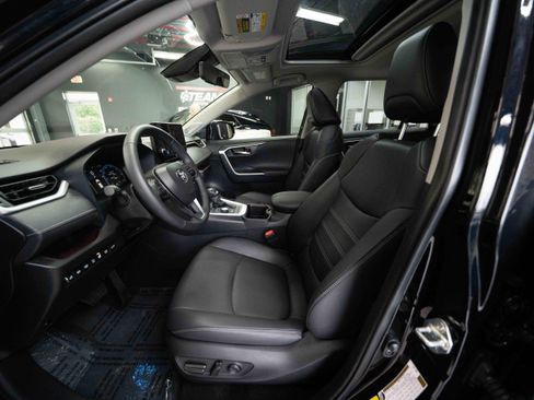 Used 2025 Toyota RAV4 Limited w/ Advanced Technology Package image 10