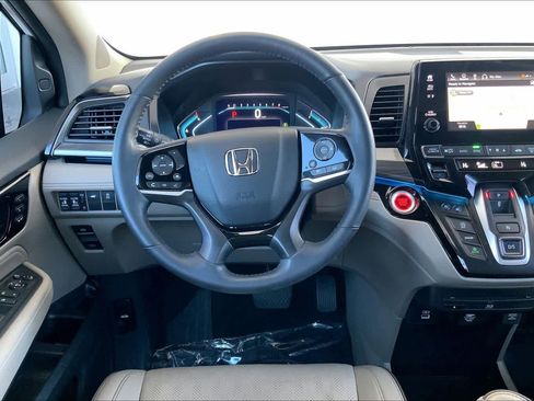 Used 2023 Honda Odyssey Elite image 6