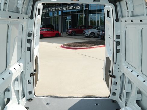 New 2025 Mercedes-Benz Sprinter 2500 image 32