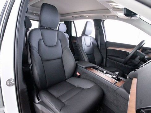 Certified 2025 Volvo XC90 B6 Plus w/ Protection Package Premier image 28