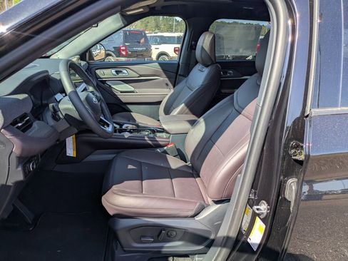 New 2026 Ford Explorer Platinum image 7