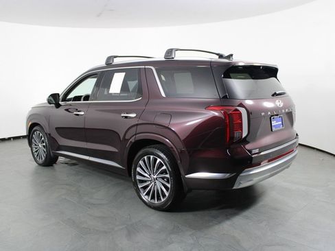 Used 2023 Hyundai Palisade Calligraphy image 3