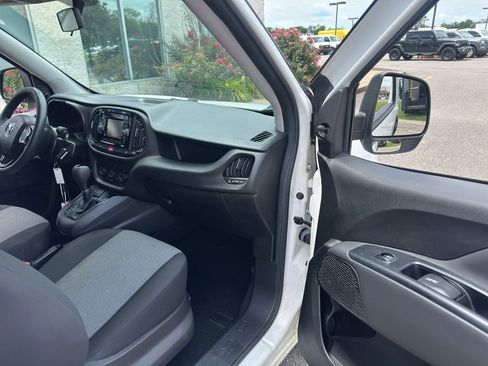 Used 2021 RAM ProMaster City Tradesman FWD image 9