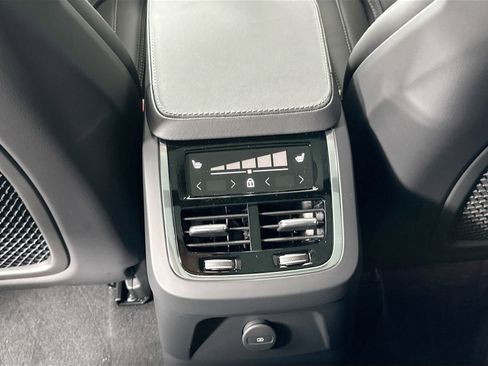 New 2025 Volvo XC90 T8 Ultra w/ Lounge Package image 25
