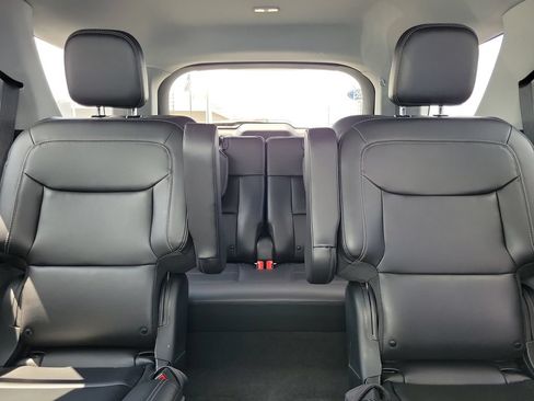 Certified 2023 Ford Explorer XLT w/ Equipment Group 202A AWD/4WD image 17