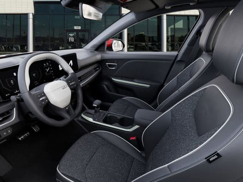 New 2025 Kia K4 GT-Line w/ GT-Line Sunroof Package image 17