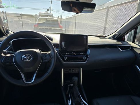 Used 2024 Toyota Corolla Cross XSE image 10
