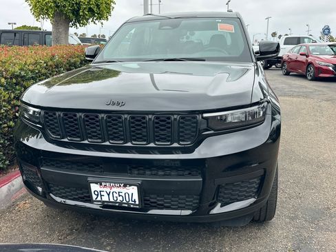 Used 2023 Jeep Grand Cherokee L Laredo RWD image 2