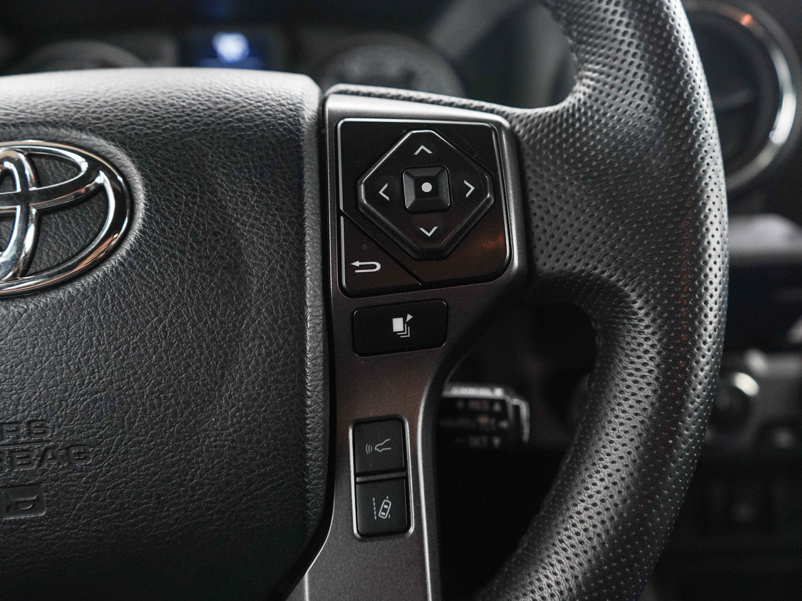 Used 2023 Toyota Tacoma TRD Off-Road AWD/4WD image 25