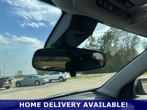 Used 2024 Chevrolet Equinox LT image 16