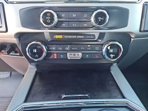 Used 2022 Ford F250 Lariat w/ Lariat Ultimate Package image 25