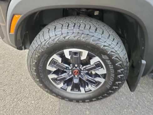 Used 2023 Nissan Frontier PRO-4X w/ Technology Package image 19