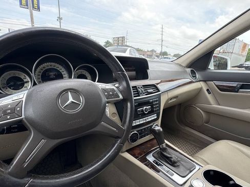 Used 2013 Mercedes-Benz C 300 4MATIC Sedan image 8
