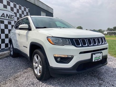 Used 2019 Jeep Compass Latitude w/ Cold Weather Group image 3