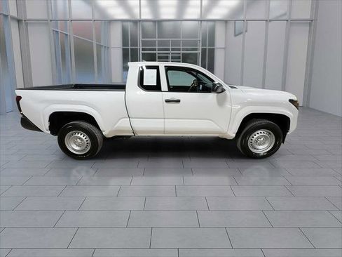 Certified 2025 Toyota Tacoma SR image 9