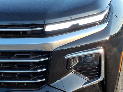 New 2026 Chevrolet Traverse High Country w/ LPO, Floor Liner Package image 8