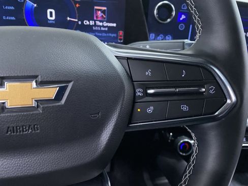 Used 2025 Chevrolet Equinox EV LT w/ Convenience Package image 21