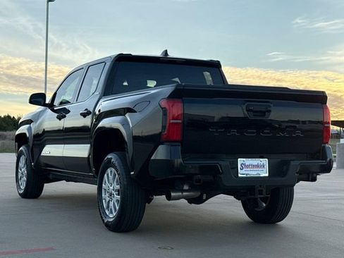 Used 2025 Toyota Tacoma SR5 RWD image 7