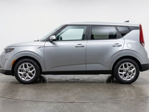 Used 2025 Kia Soul LX w/ LX Technology Package FWD image 5