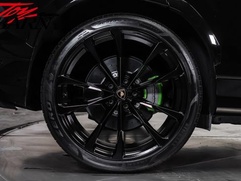 Used 2022 Lamborghini Urus AWD/4WD image 13