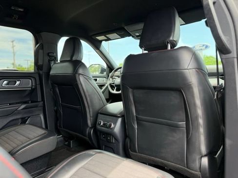 Certified 2025 Ford Explorer ST-Line AWD/4WD image 22