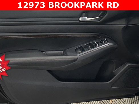 Used 2019 Nissan Altima 2.5 SR w/ SR Premium Package image 7