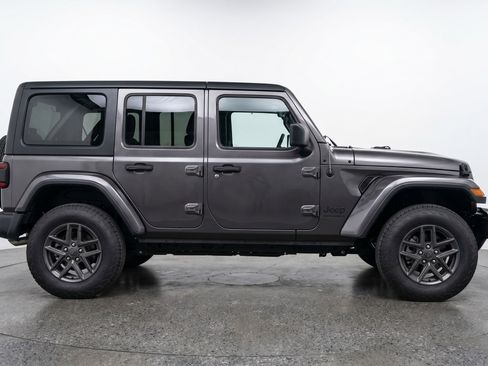 Used 2025 Jeep Wrangler Unlimited Sport AWD/4WD image 11