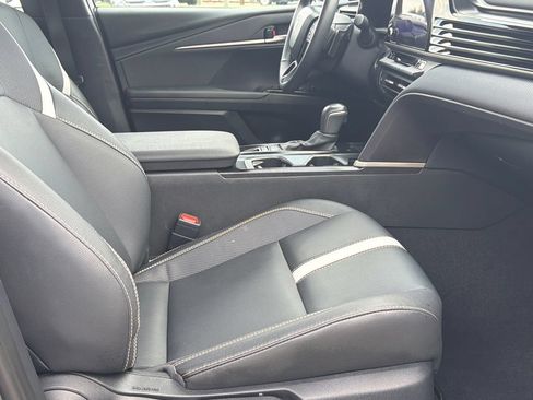 Used 2025 Toyota Camry SE w/ Convenience Package FWD image 14