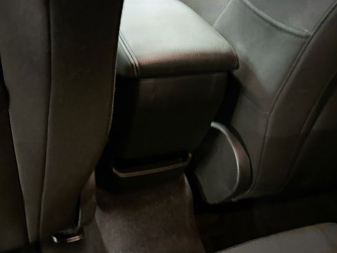 Used 2017 Ford Focus SE image 27