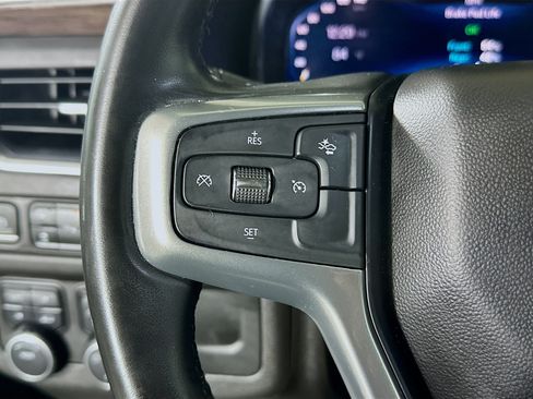 Used 2023 Chevrolet Suburban LT AWD/4WD image 16