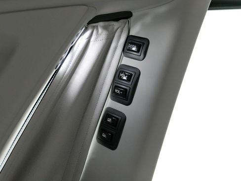 Used 2024 Rolls-Royce Phantom Extended Wheelbase w/ Leather Finishing Pack image 44