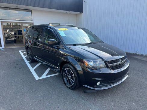 Used 2017 Dodge Grand Caravan GT FWD image 3