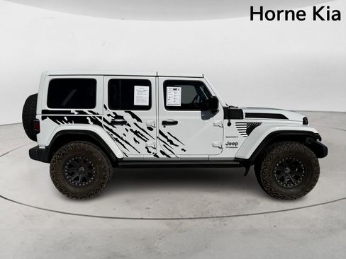 Used 2021 Jeep Wrangler Unlimited Sahara w/ Uconnect 4C Nav & Sound Group image 3