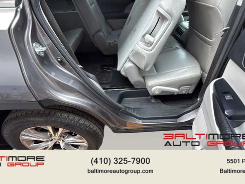 Used 2015 Toyota Highlander XLE AWD/4WD image 36