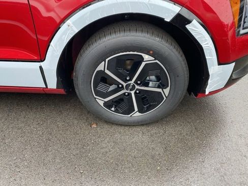 New 2026 Kia Niro FWD image 2