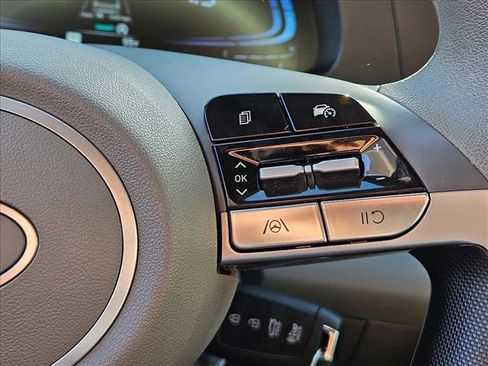 Used 2024 Hyundai Elantra SE image 10