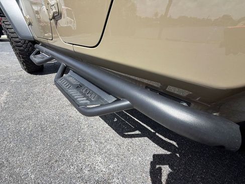 Used 2020 Jeep Gladiator Rubicon image 17