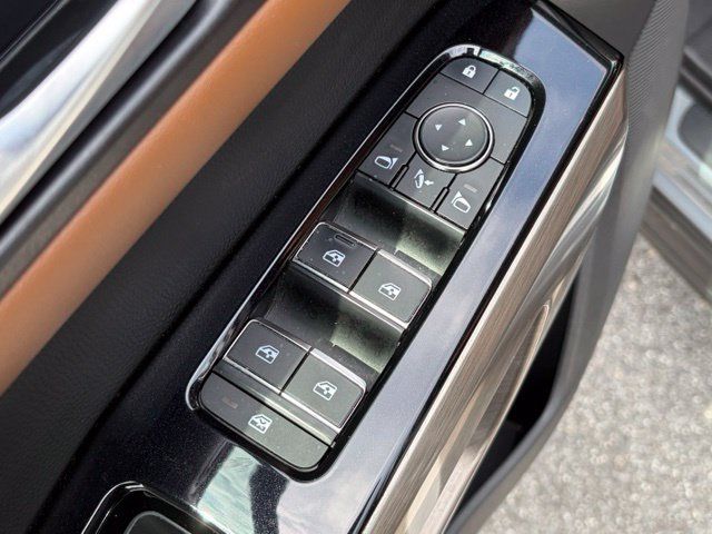 Certified 2022 Nissan Pathfinder Platinum w/ Cargo Package AWD/4WD image 13
