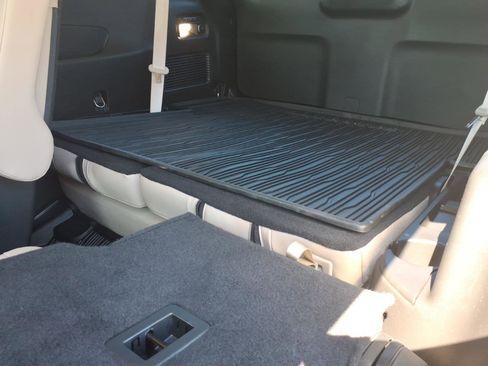 Used 2020 Ford Explorer Limited w/ Class III Trailer Tow Package RWD image 15