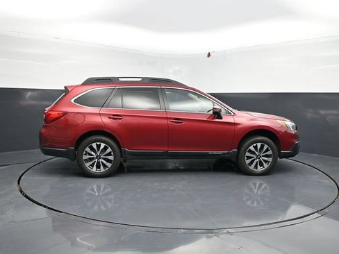 Used 2017 Subaru Outback 2.5i Limited AWD/4WD image 9