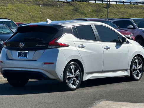 Used 2022 Nissan Leaf SV image 3