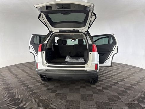 Used 2017 GMC Terrain SLE image 15