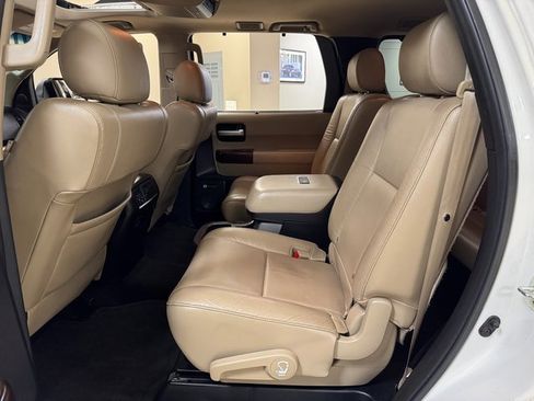 Used 2016 Toyota Sequoia Platinum image 21