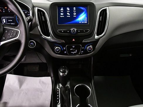 Used 2018 Chevrolet Equinox LT image 23