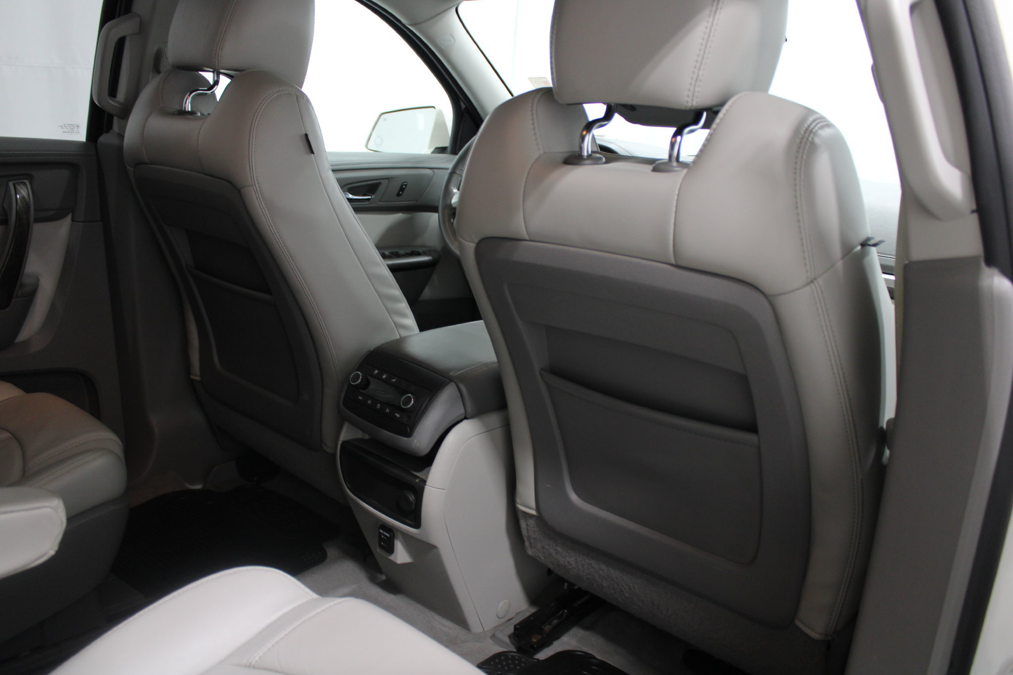 Used 2015 GMC Acadia SLT FWD image 24
