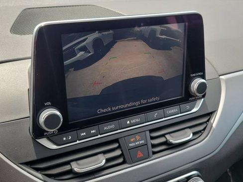 Used 2024 Nissan Altima 2.5 SR FWD image 28