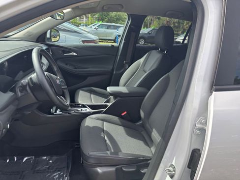 Used 2025 Buick Encore GX Preferred image 38