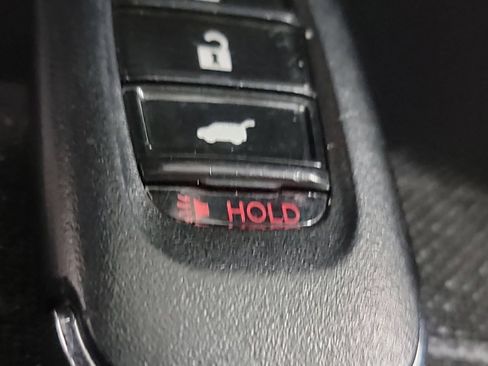 Certified 2025 Honda HR-V LX image 31
